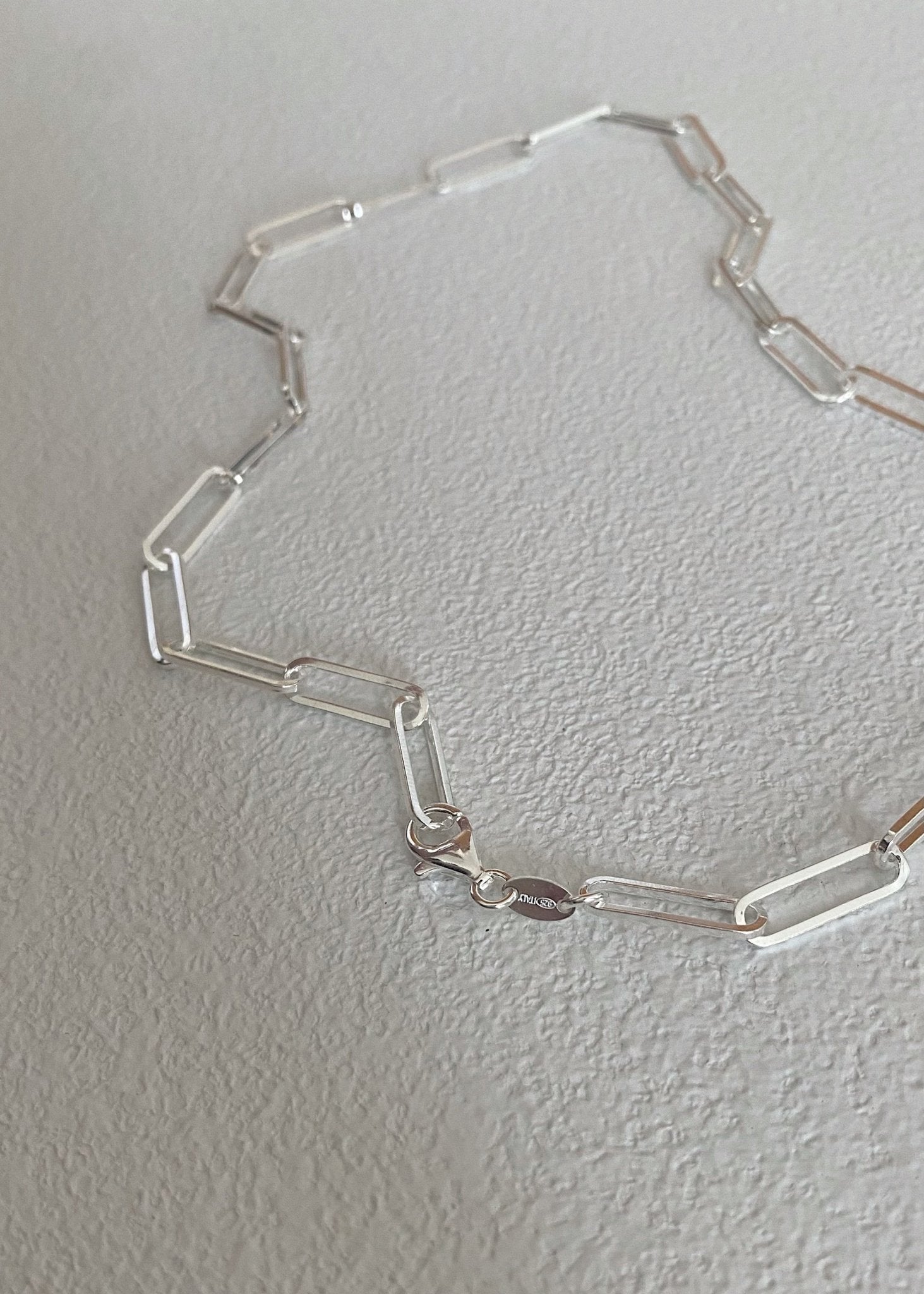 Silver chunky paperclip necklace - Espace Skins Montreal